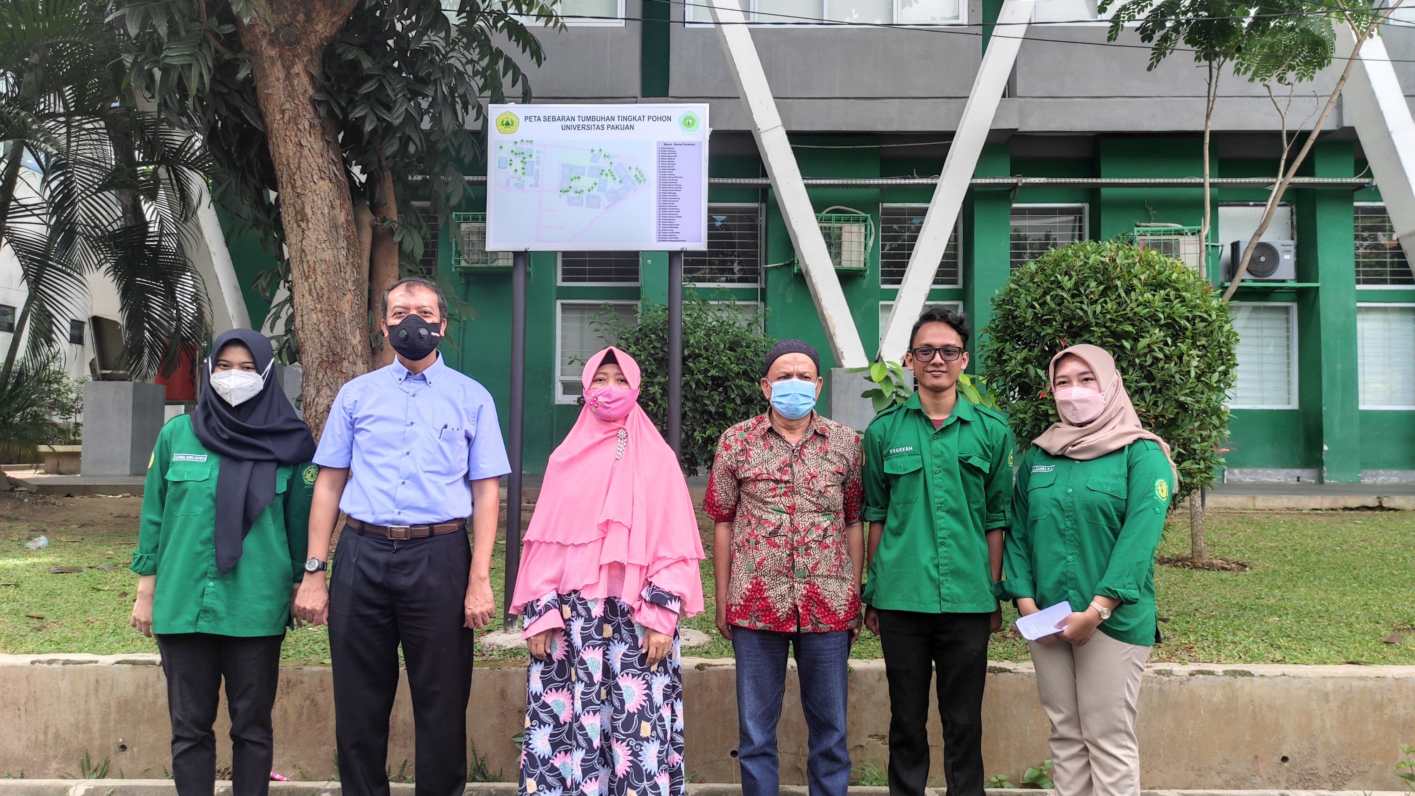 Peresmian Plang Inventaris Tumbuhan Tingkat Pohon di Universitas Pakuan